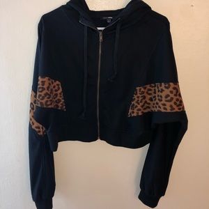 Black and leopard set